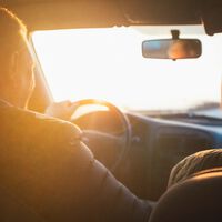 Cómo combatir al calor y hacer más kilómetros este verano con tu coche eléctrico: siete trucos básicos 